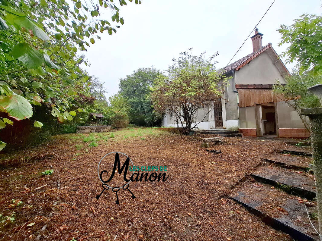Maison à SAINT-SULPICE-LES-FEUILLES