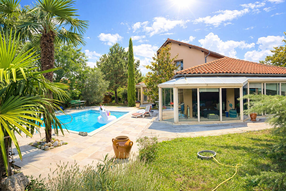 Maison à SAINT-GENIS-LAVAL