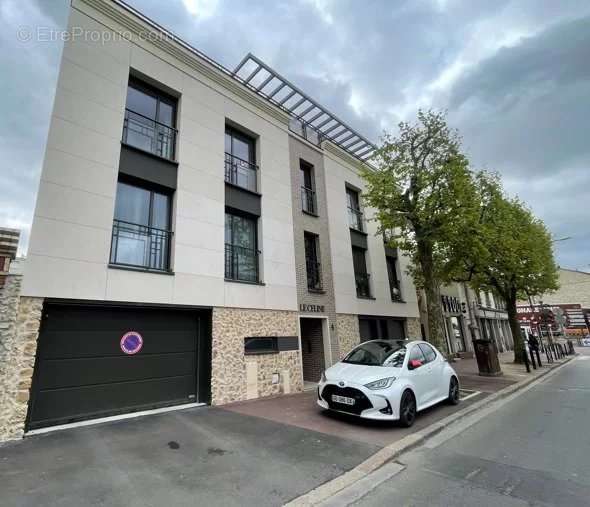 Appartement à SAINT-MAUR-DES-FOSSES