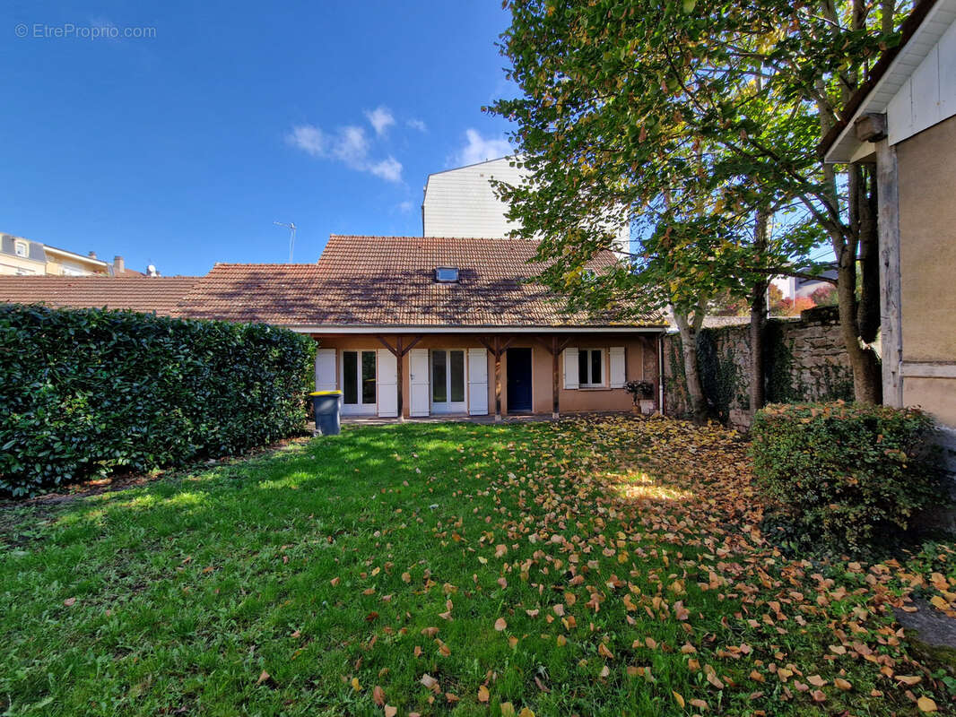 Maison à AUTUN