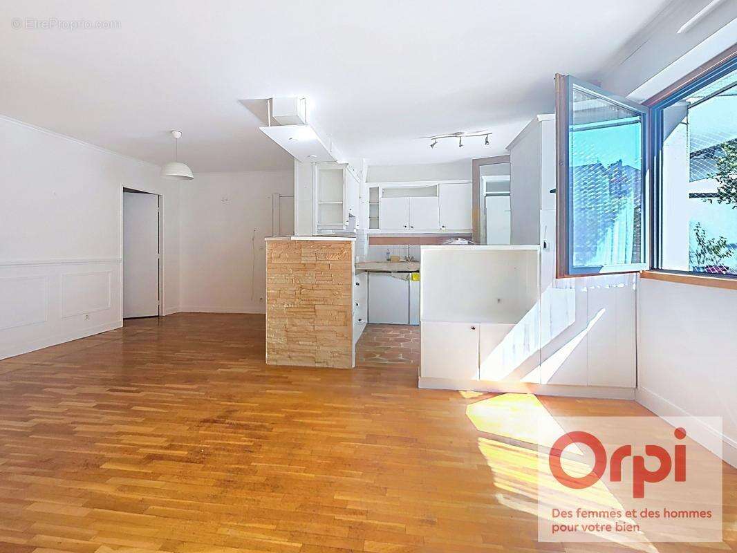 Appartement à ISSY-LES-MOULINEAUX