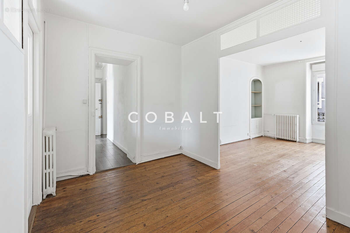 À deux pas du marché Talensac, un appartement de caractère à réinventer - photo 3