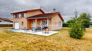 Maison à POUILLY-SOUS-CHARLIEU