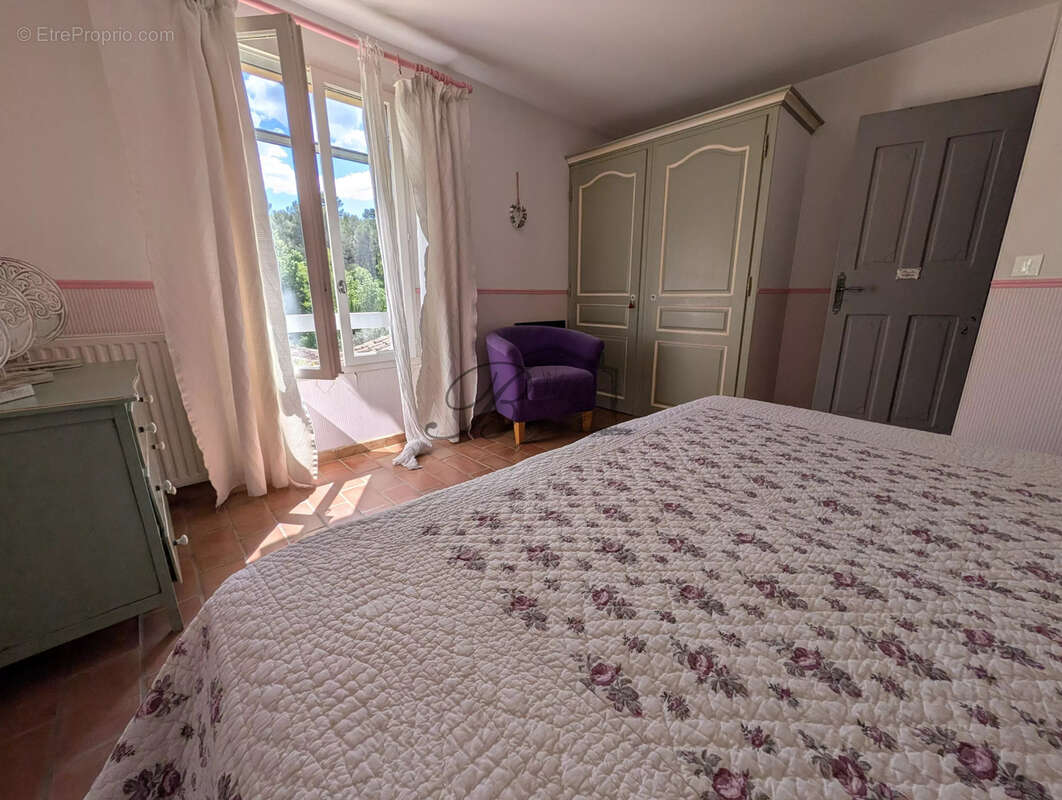Maison à LA BASTIDE-DES-JOURDANS