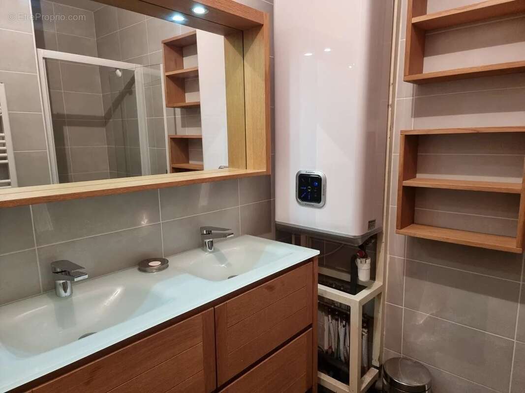 Appartement à LA SALLE-LES-ALPES