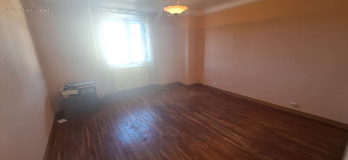 Maison 105m2 ,terrain 469m2 environ,en plein centre d'un village du district  de sens,3 chambres,garage,cave,a - photo 15