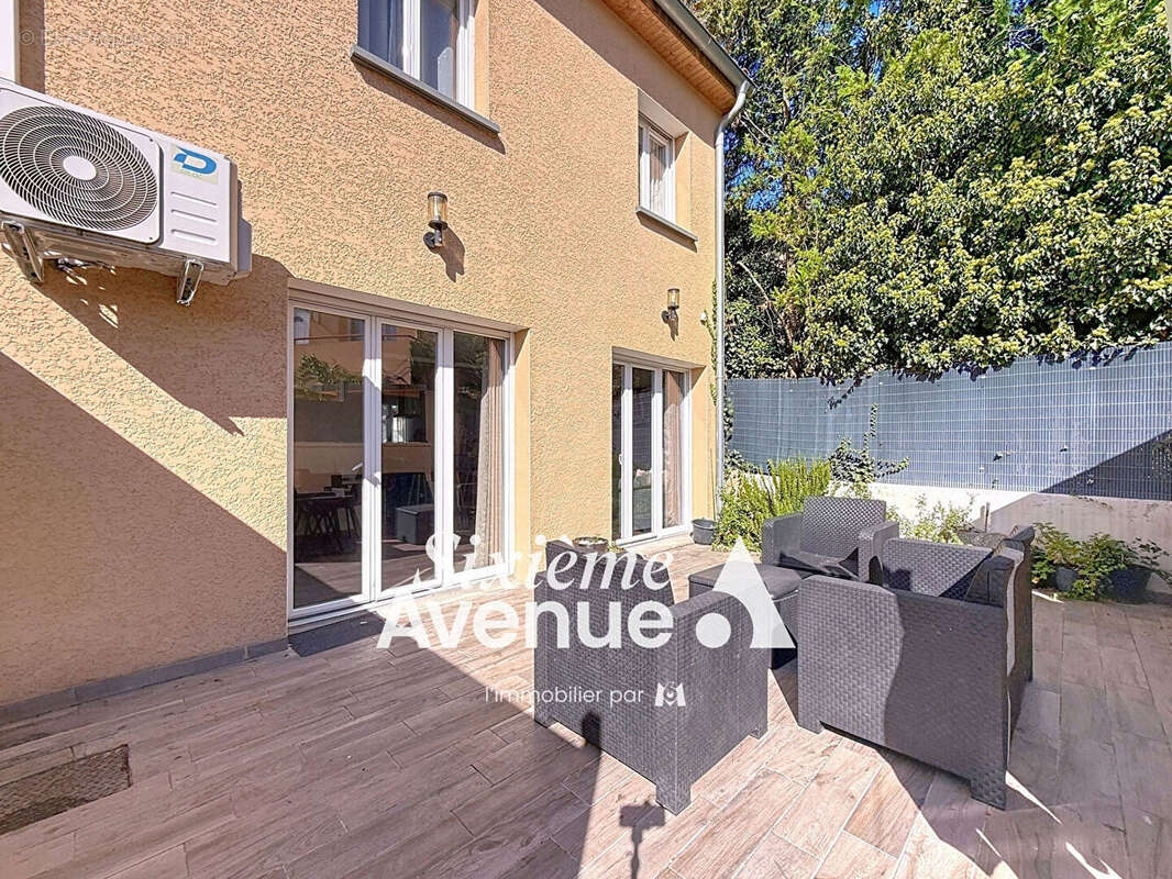 Maison Vaulx En Velin 4 pièce(s) 80.45 m2 - photo 10