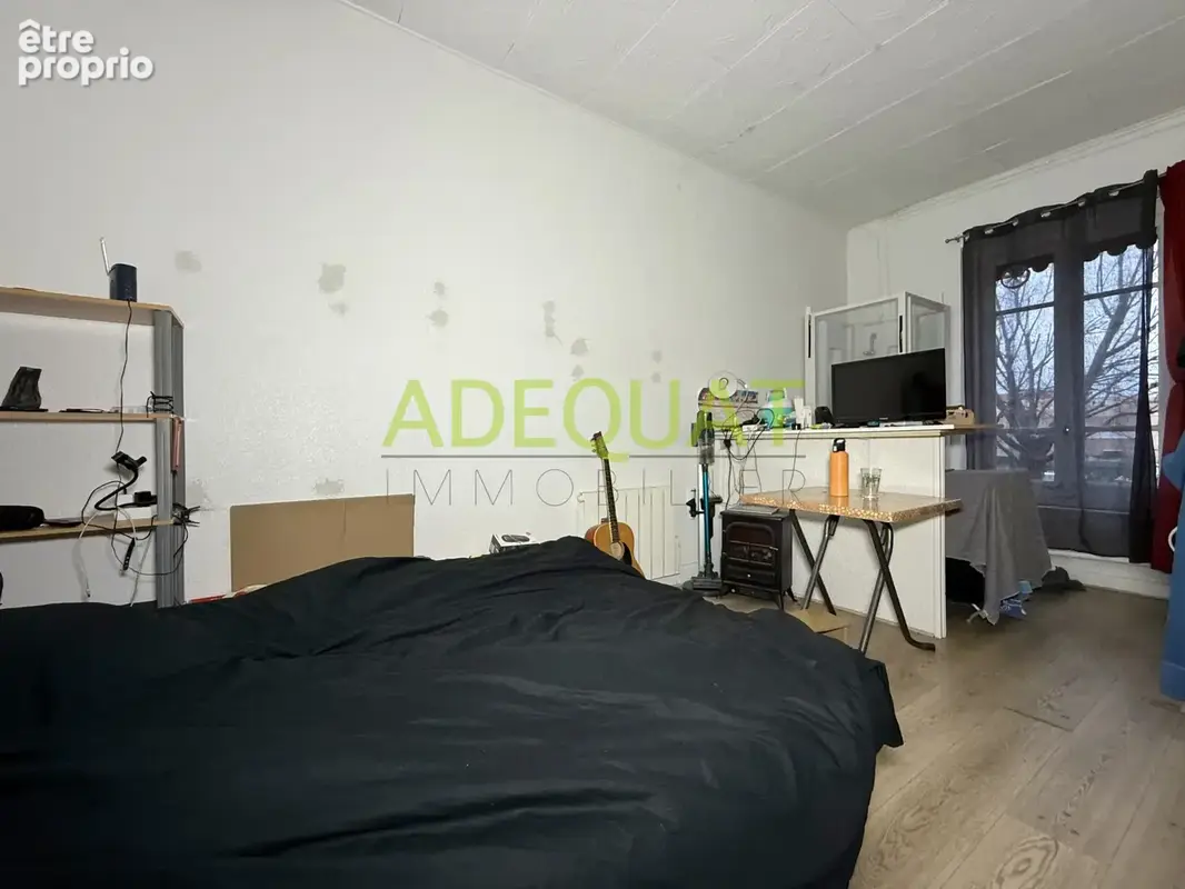 VILLEURBANNE, maison de ville de 166m2 + cave + 3 garages + cour intérieur... - photo 11