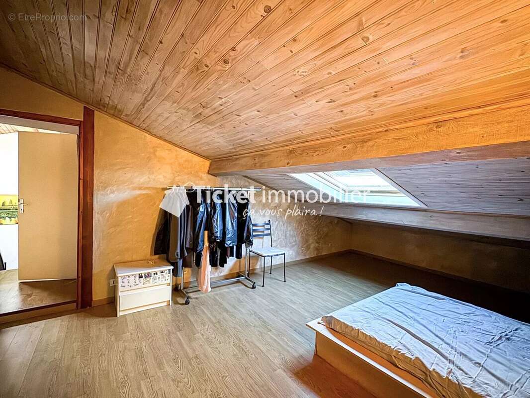 Appartement à BRUGUIERES