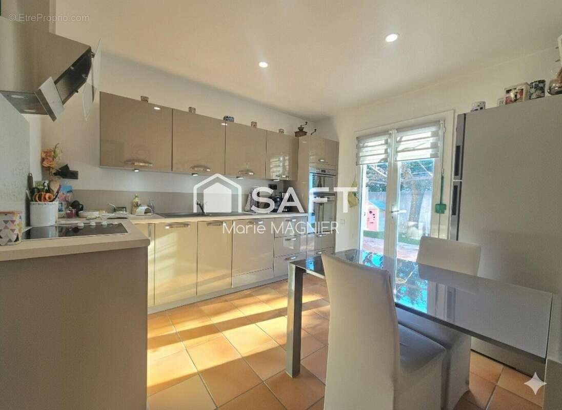 Photo 2 - Maison à COGOLIN