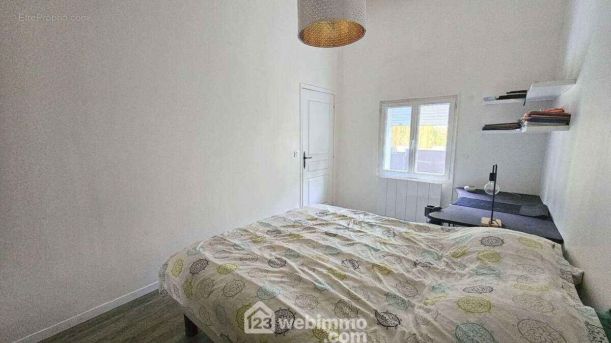 Une autre vue de la chambre.