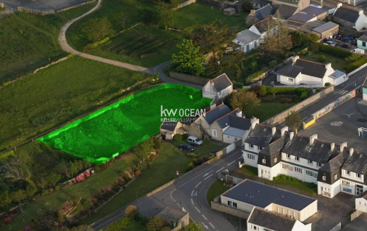 Terrain à PLOUHINEC