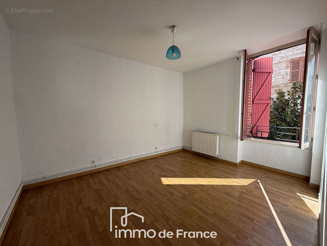 Appartement à DECAZEVILLE