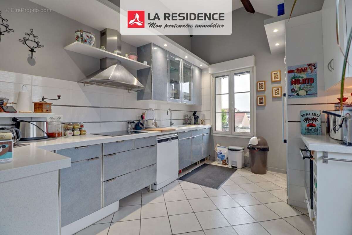 Maison à JOUY-LE-MOUTIER