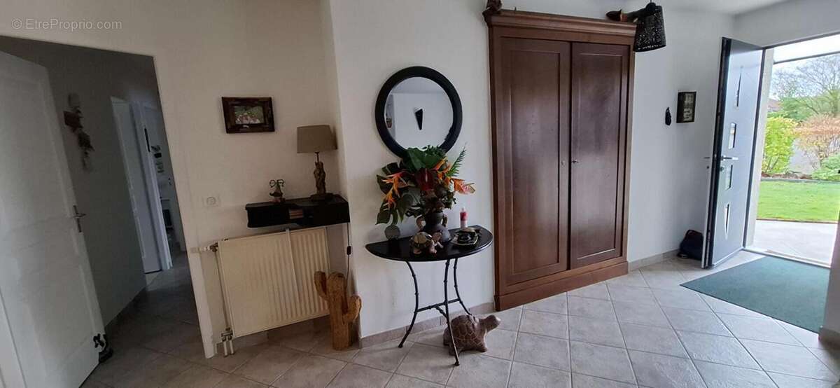 Maison à SAINT-DENIS-LES-BOURG