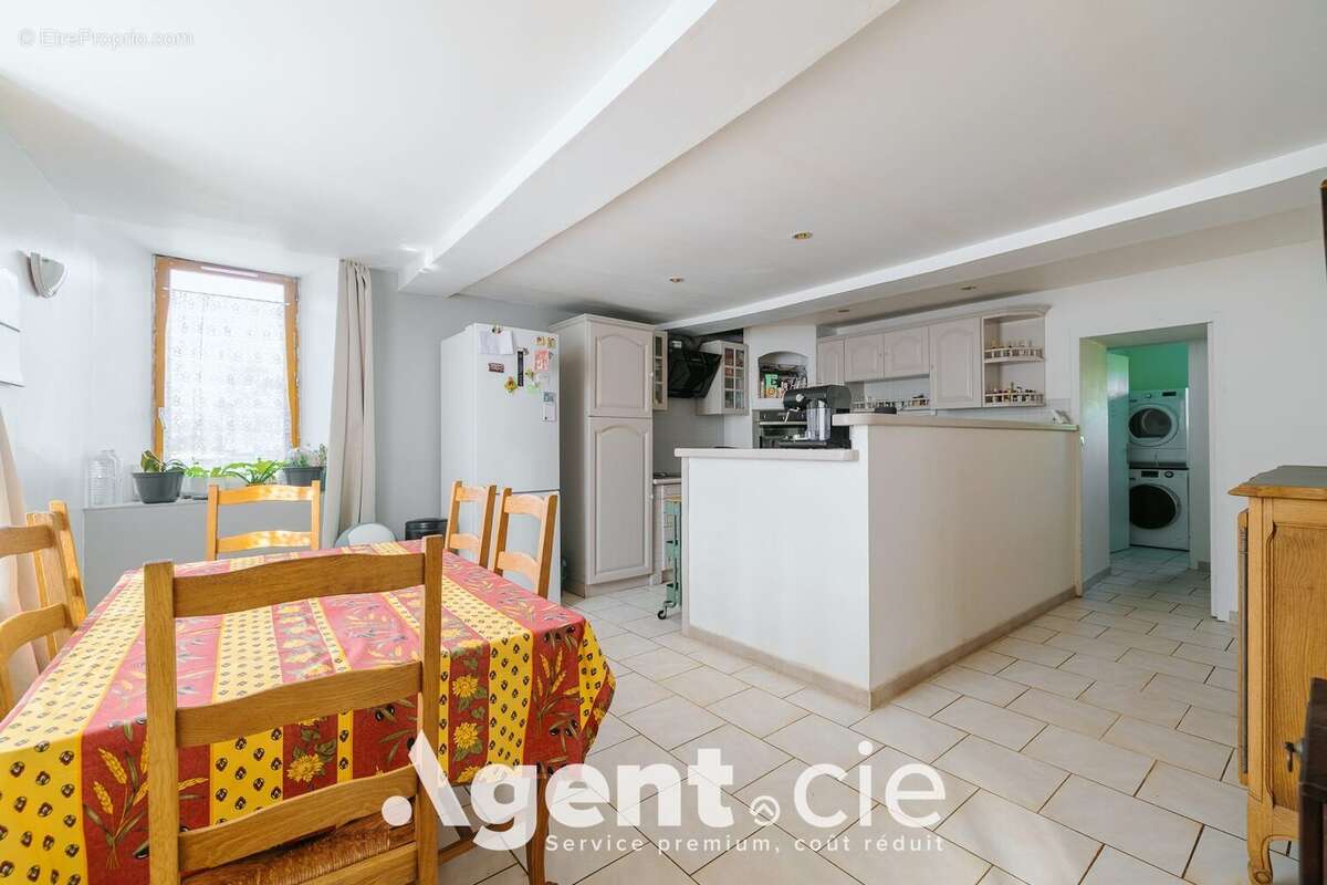 Maison à SAINTE-MARGUERITE-D'ELLE