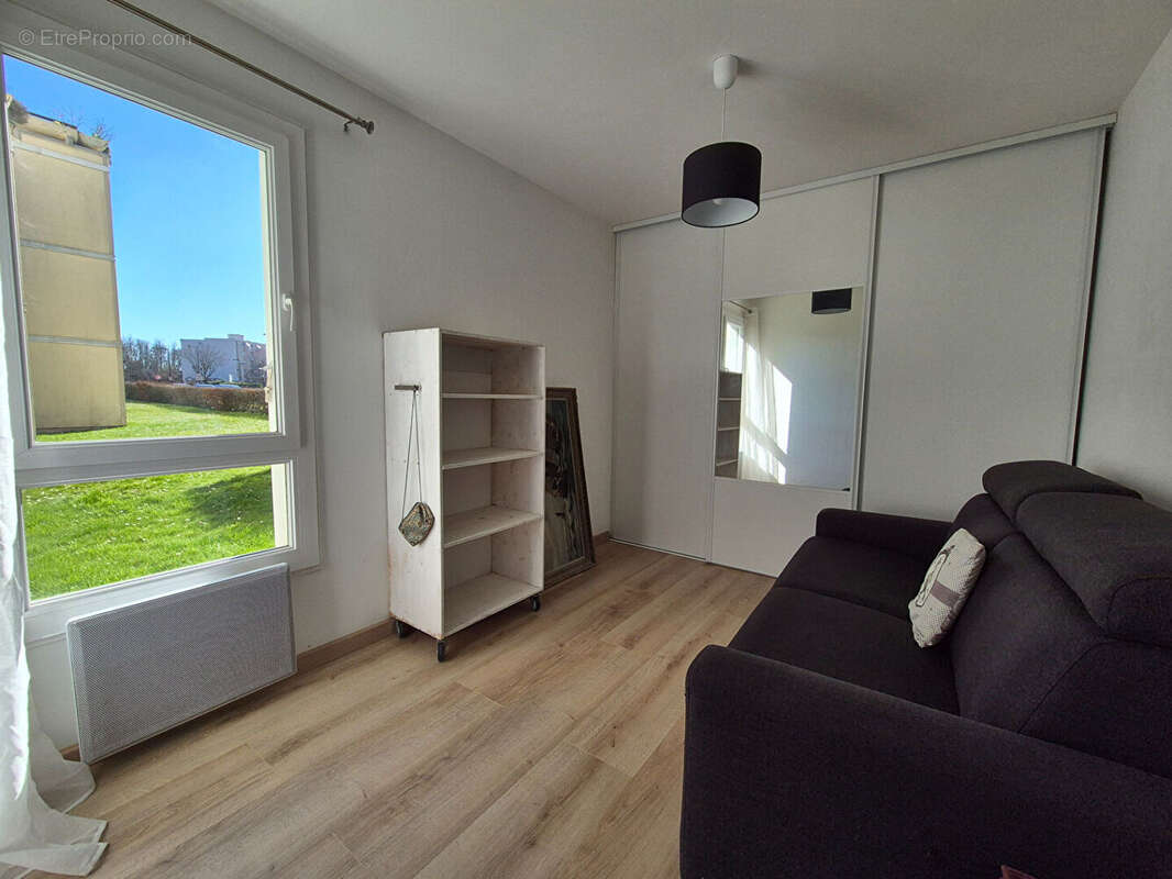 Appartement à MONTIGNY-LE-BRETONNEUX