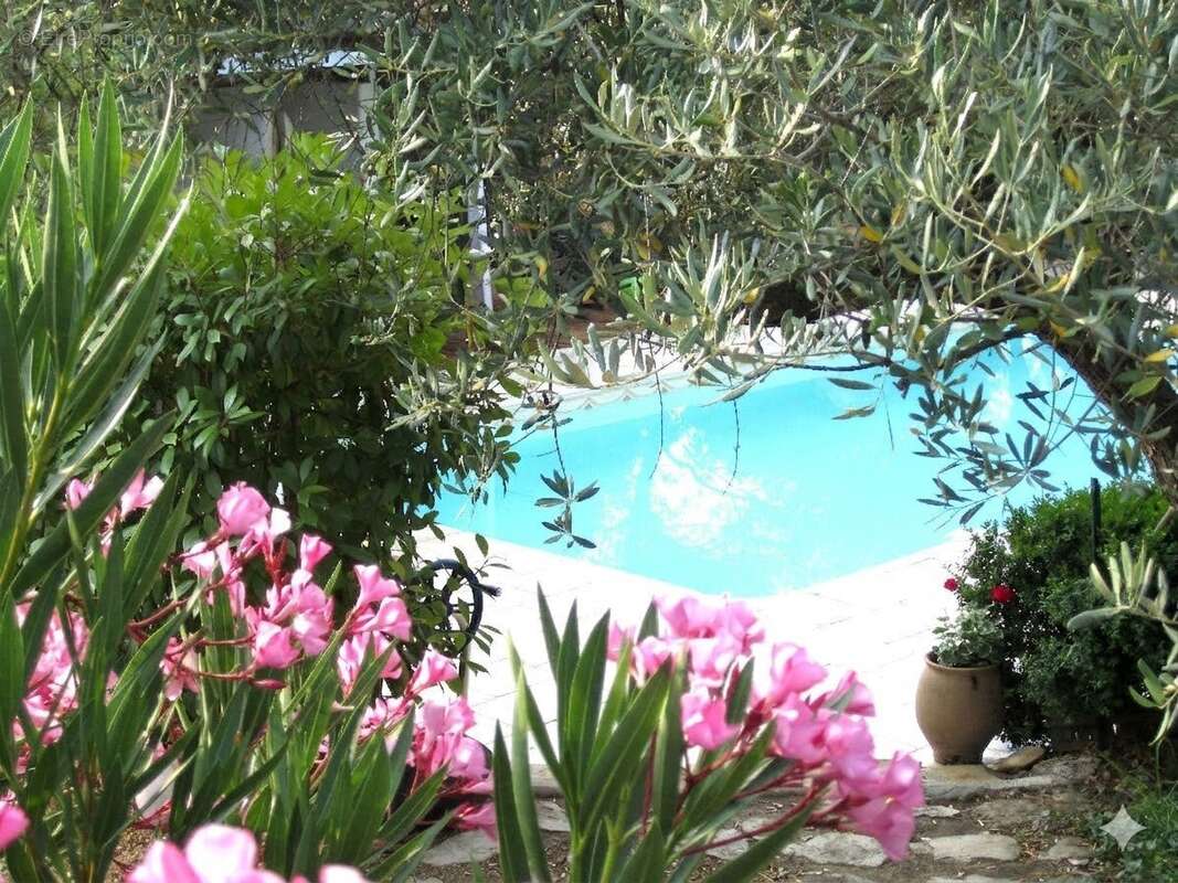 Maison à SAINT-BAUZILLE-DE-MONTMEL