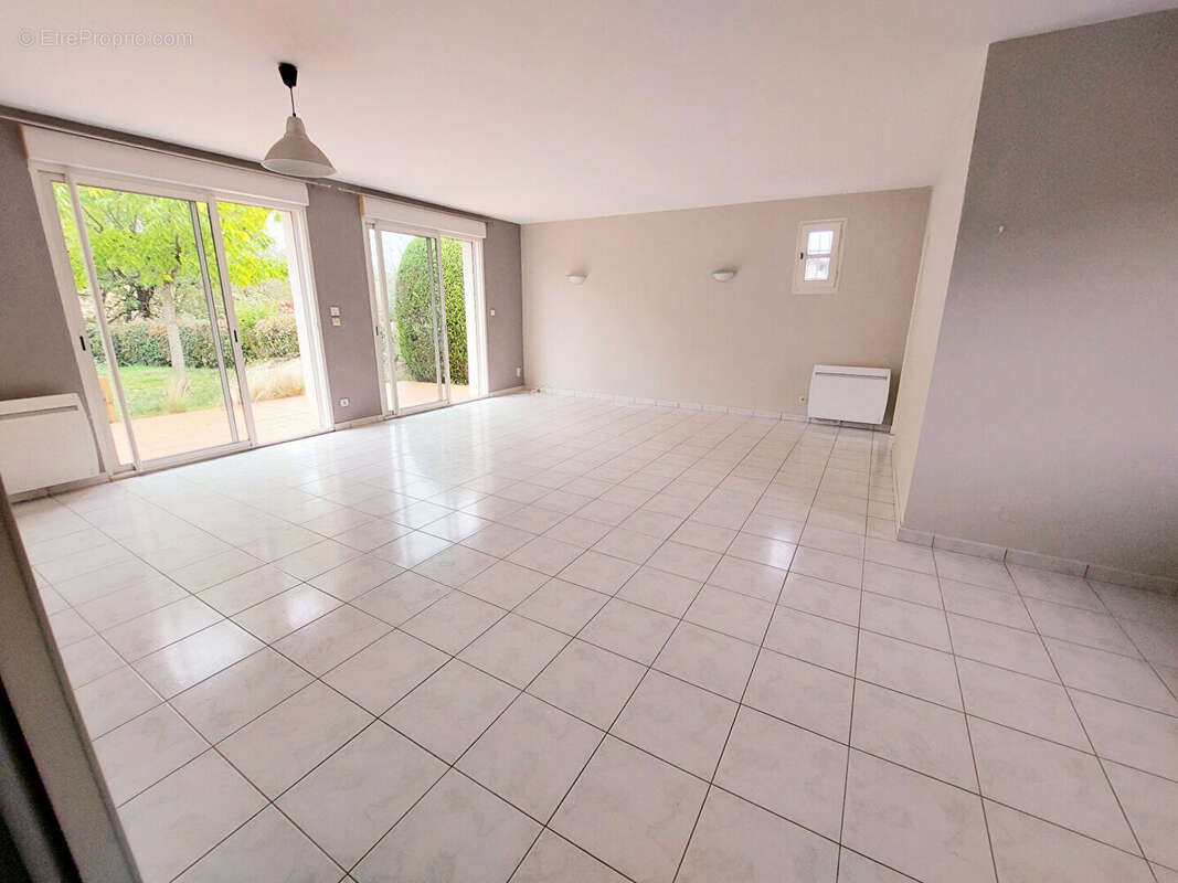 Proche Albi Puygouzon - Maison PLAIN PIED 100m²  + 36m² de garage fermé  terrain 635m² - photo 8