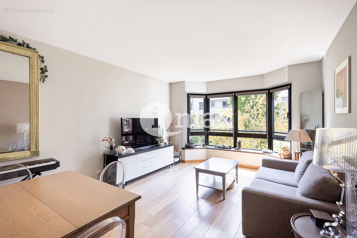 Appartement à LEVALLOIS-PERRET