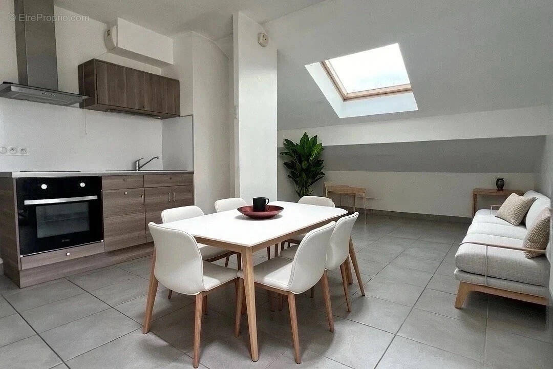 Appartement à VETRAZ-MONTHOUX