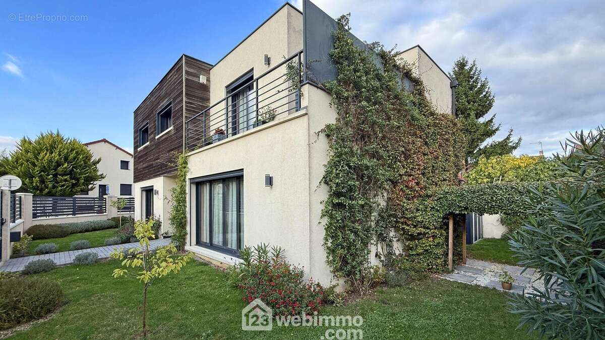 Maison à ORMESSON-SUR-MARNE