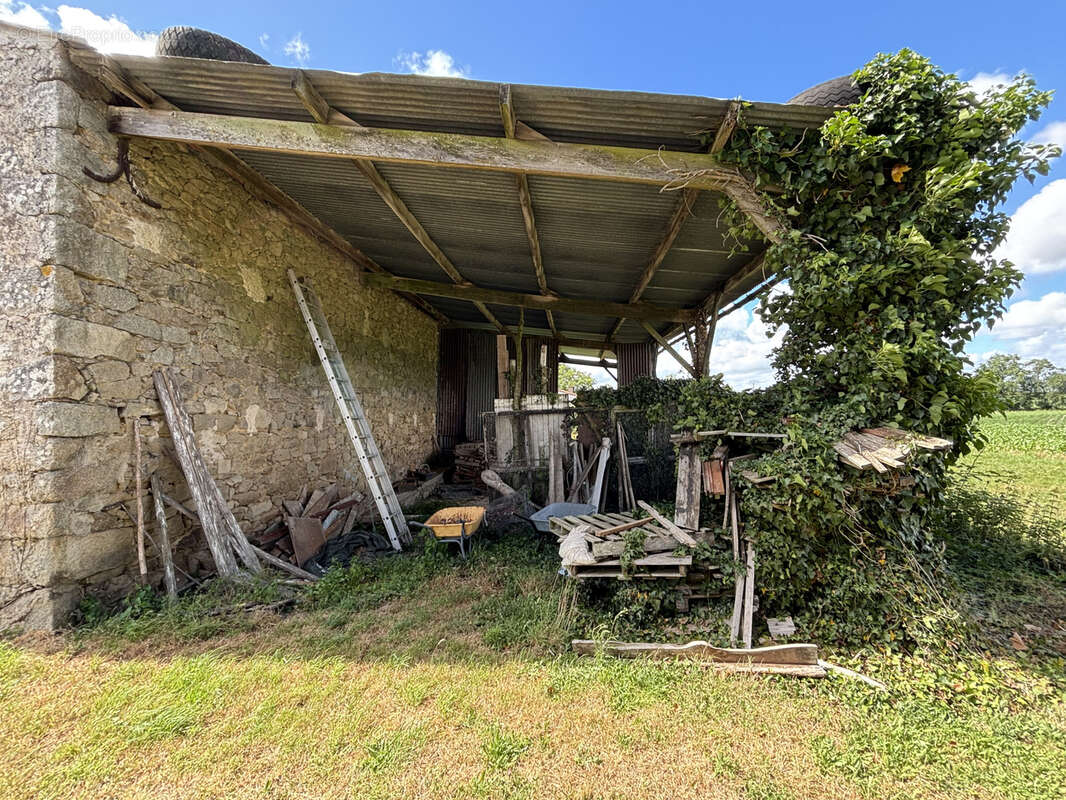 Maison à LES LANDES-GENUSSON
