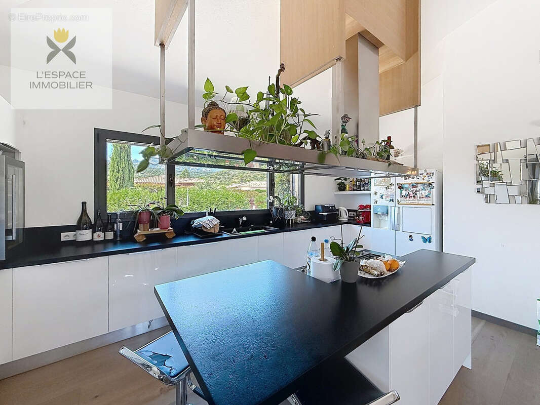 PORTO-VECCHIO   Maison contemporaine T5 avec piscine et jardin paysager - photo 5