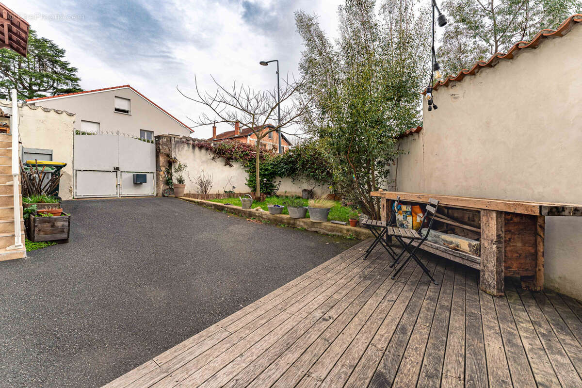 Maison à NEUVILLE-SUR-SAONE