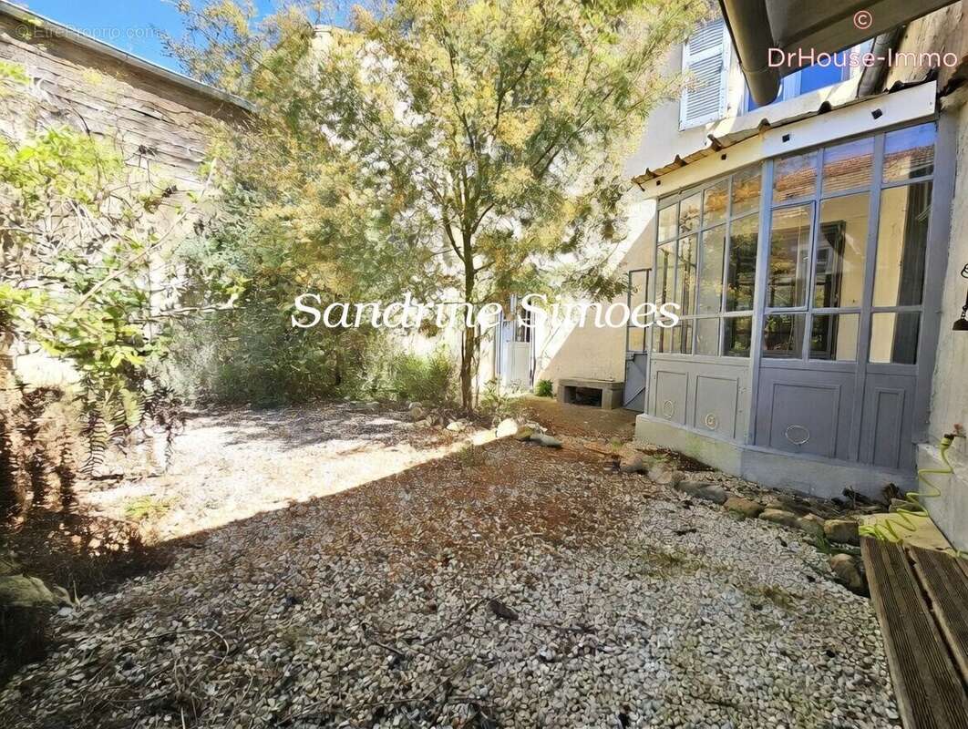 Maison à MONTMORILLON