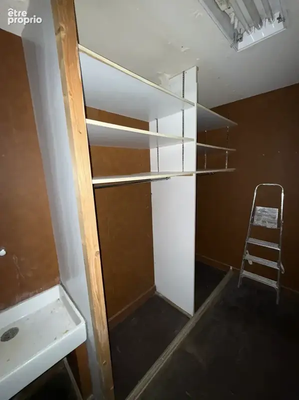 Paris 10e   rue de paradis   local de rangement 7,60 m2   6e étage avec ascenseur - photo 3
