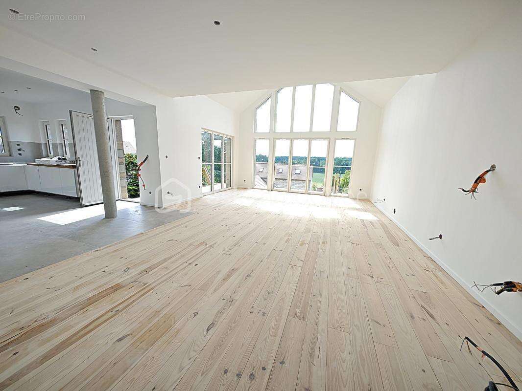 Maison exceptionnelle vue panoramique, d’une superficie de 144 m², sur sous-sol de 56 m² édifié sur terrain de 410 m² arboré et  - photo 15
