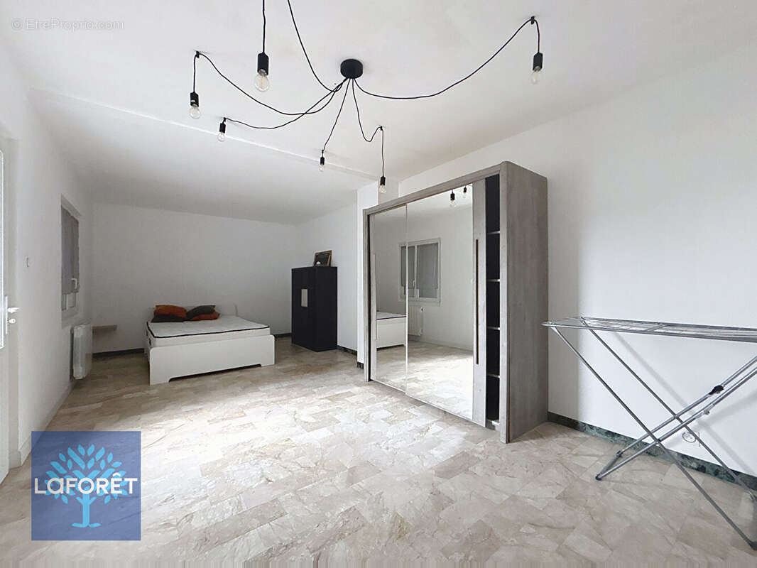 Maison à LOUVIGNE-DU-DESERT