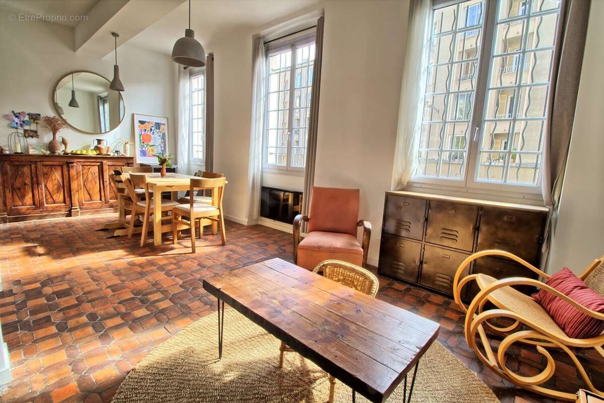 Appartement à MARSEILLE-2E