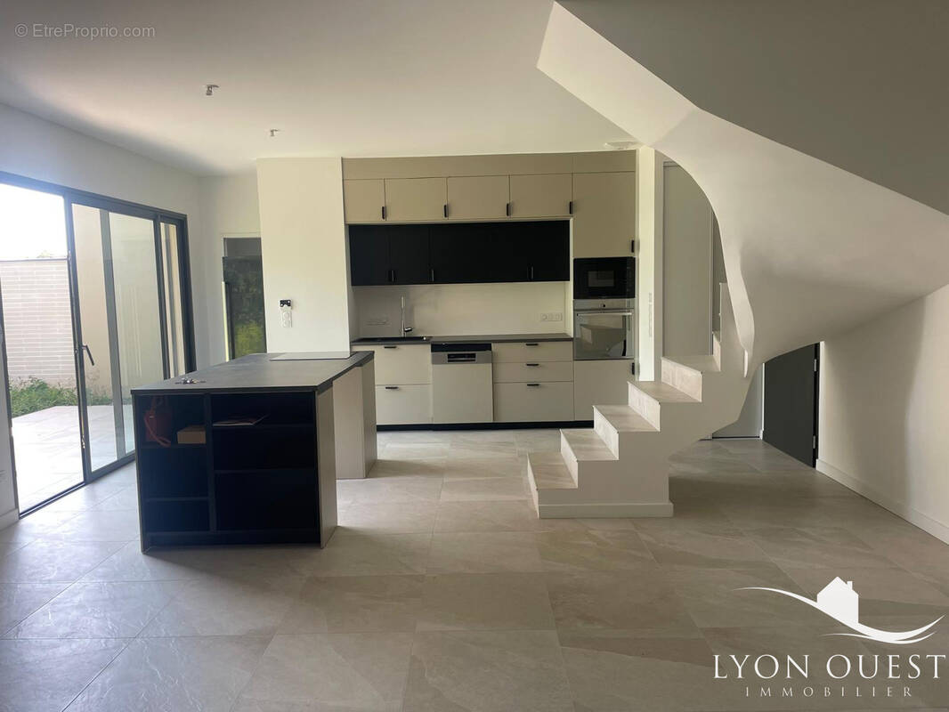 Maison à SATHONAY-VILLAGE