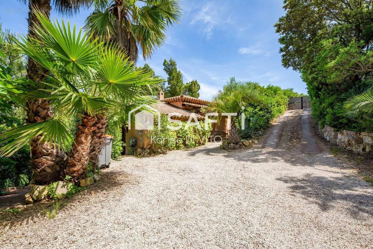 Photo 7 - Maison à ROQUEBRUNE-SUR-ARGENS