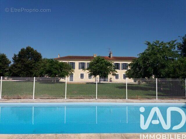 Photo 1 - Maison à SAINT-CHRISTOLY-MEDOC