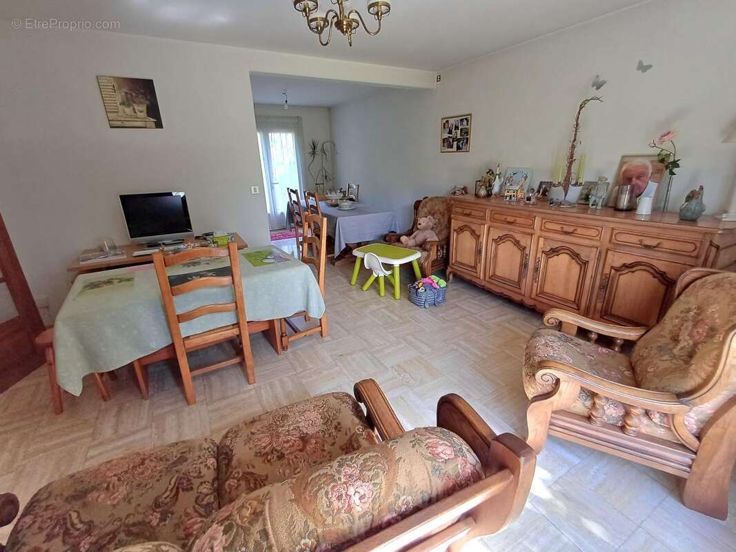 Maison à SAINS-EN-AMIENOIS