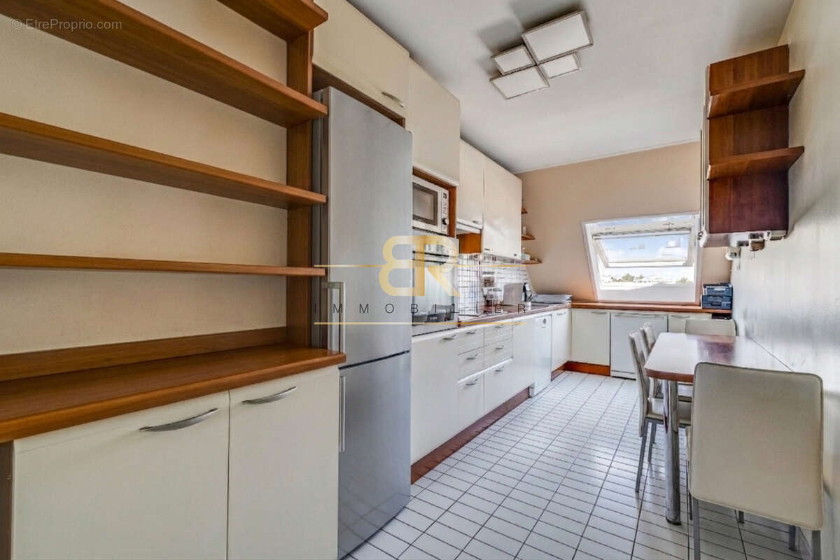 Appartement à CHARENTON-LE-PONT