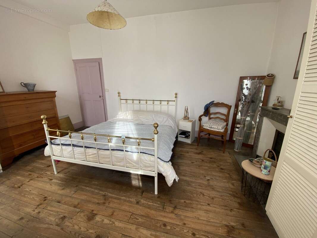 Maison 175 m² à Saint-Lattier  - photo 6