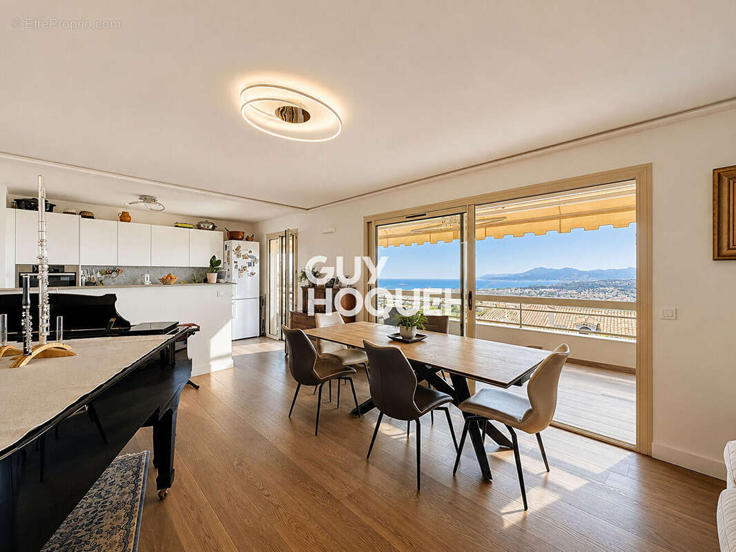 Appartement à MOUGINS