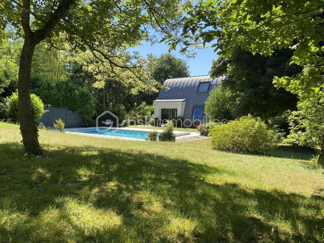 Maison à SAINTRY-SUR-SEINE