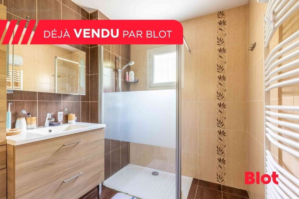 Maison à MONTREUIL-LE-GAST