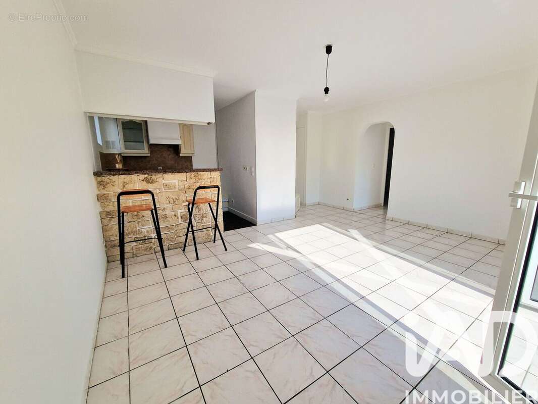 Appartement 58 m² à Clichy-Sous-Bois  - photo 4