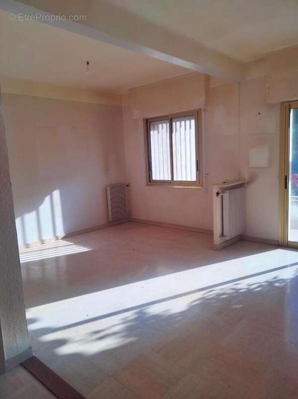   - Appartement à ANTIBES