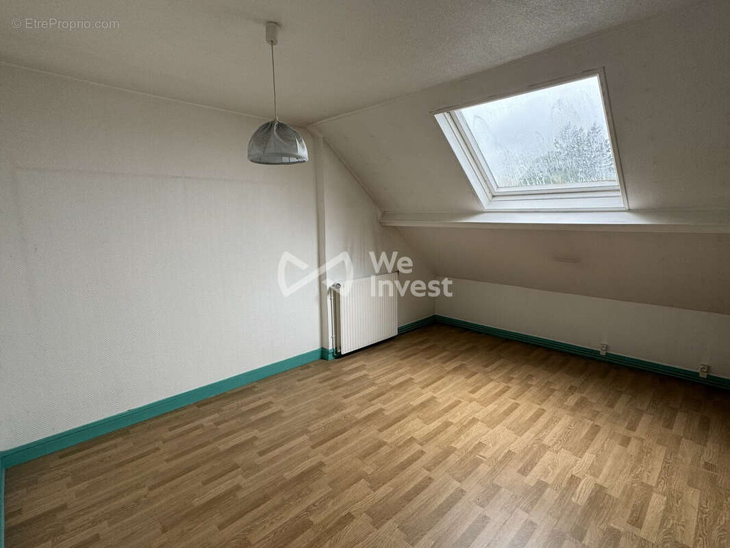 Maison à AVESNES-SUR-HELPE