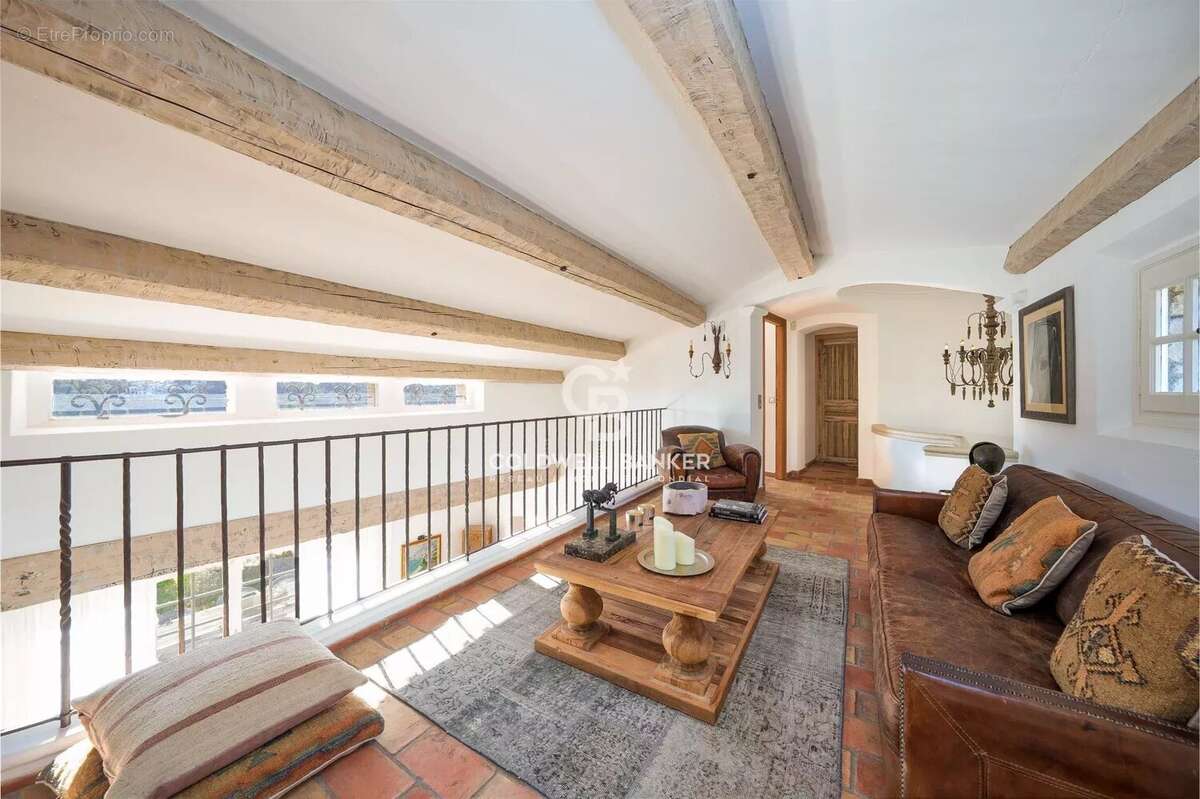 Maison à MANDELIEU-LA-NAPOULE