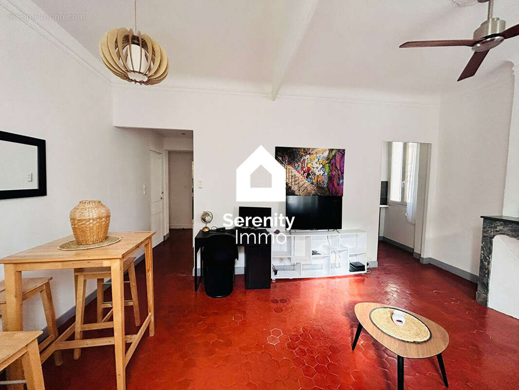 Appartement à MARSEILLE-1E
