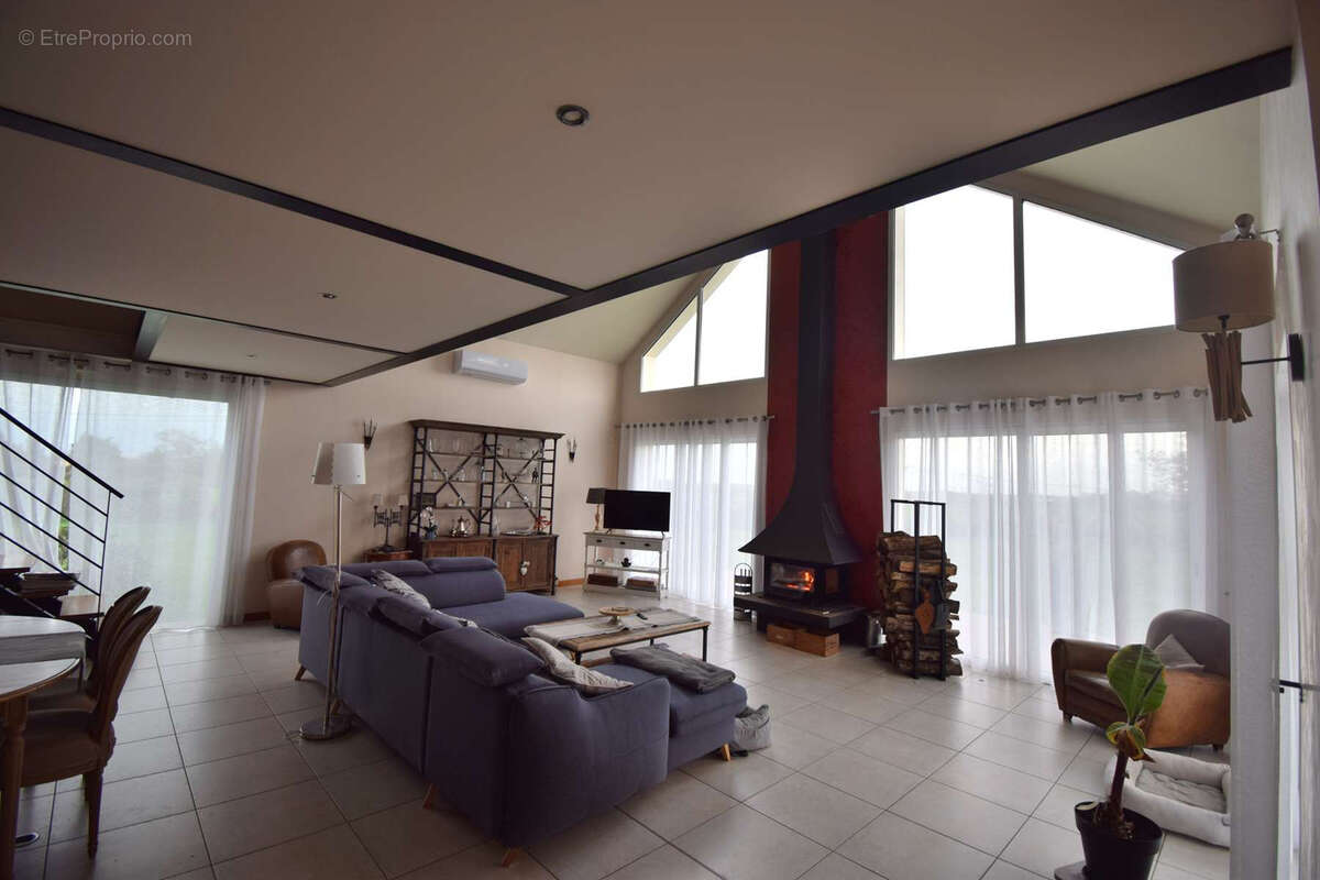 Maison à REMOUILLE