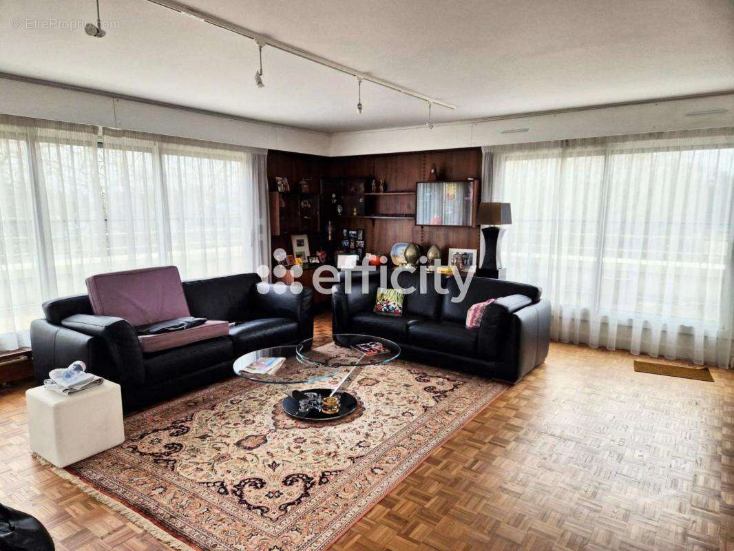 Appartement à LE VESINET